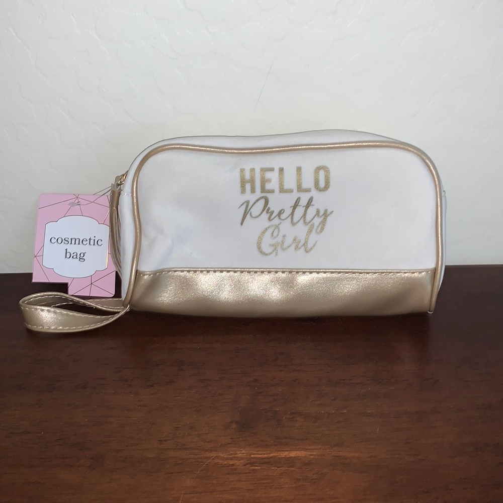 BEST BRANDS BRAND NEW WITH TAGS SUPER CUTE COSMETIC BAG
